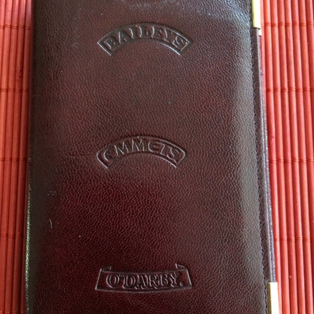 LEATHER CREDIT CARD/BUSINESS CARD HOLDER.GOOD GIFT